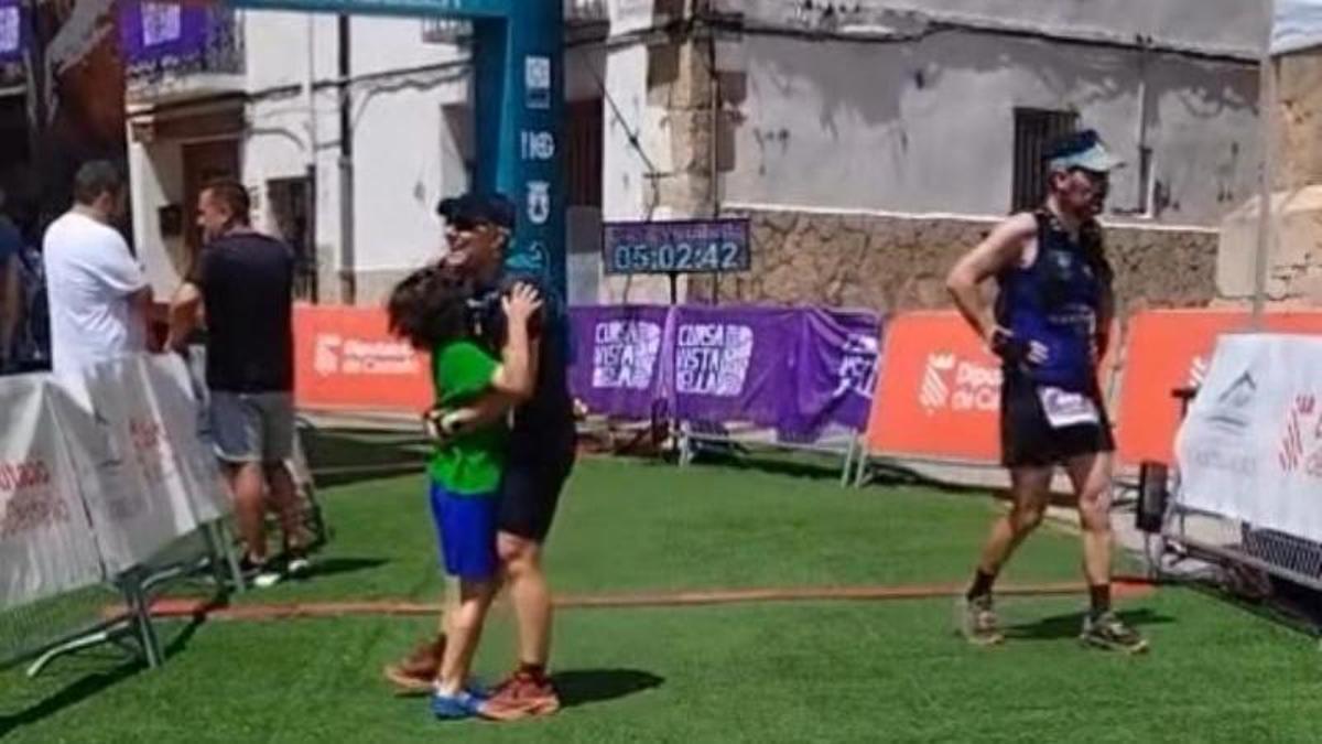 Papi Robles completa la carrera en Vistabella.
