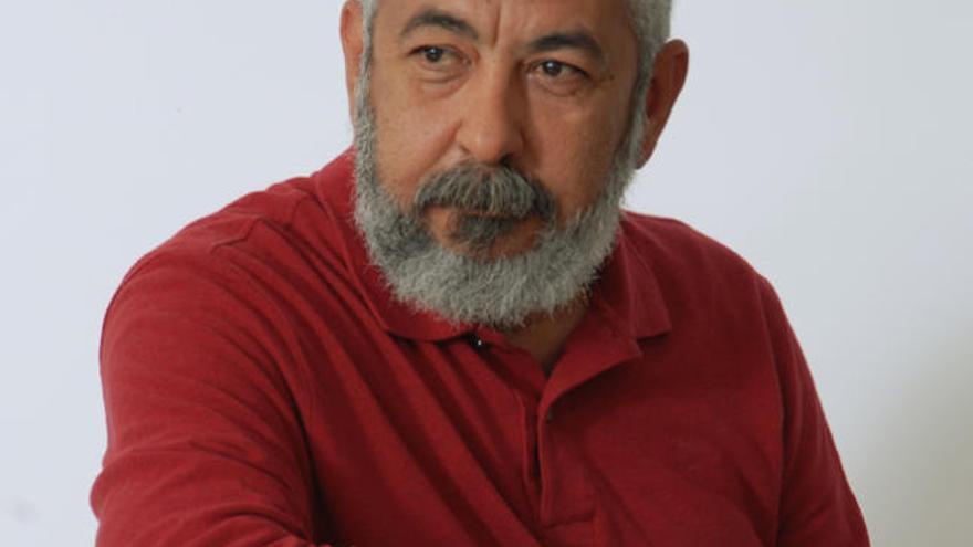 El novelista Leonardo Padura.