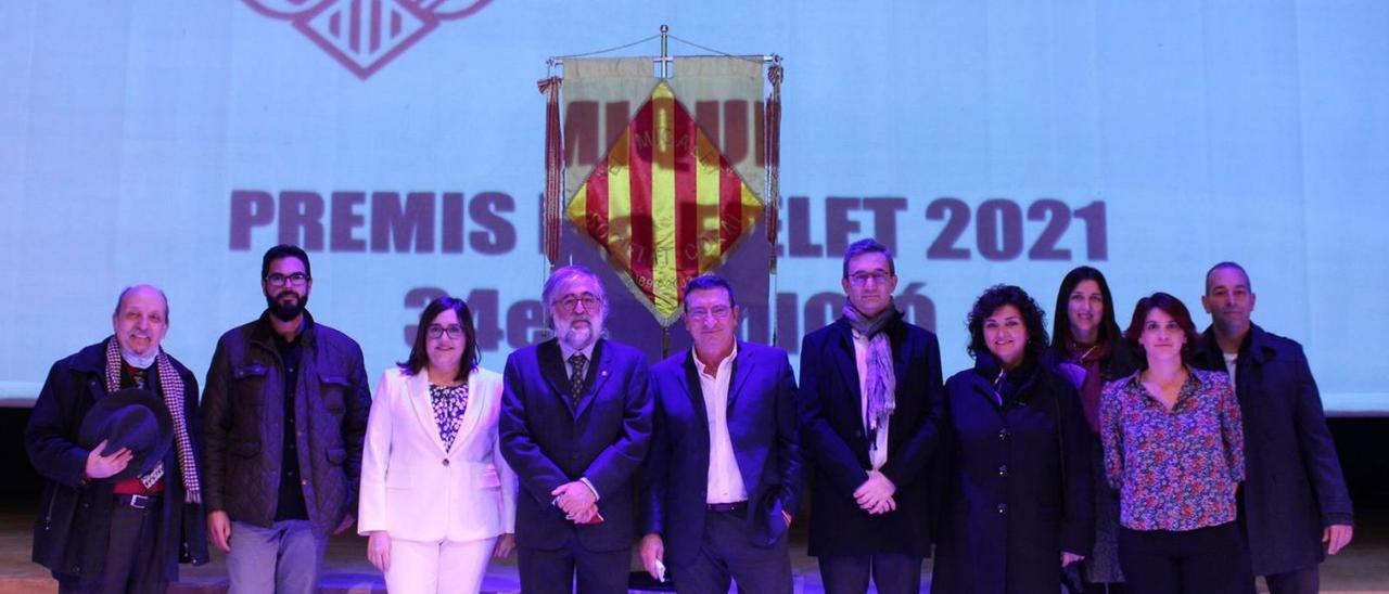 Foto de grupo de la velada del sábado con los premiados.