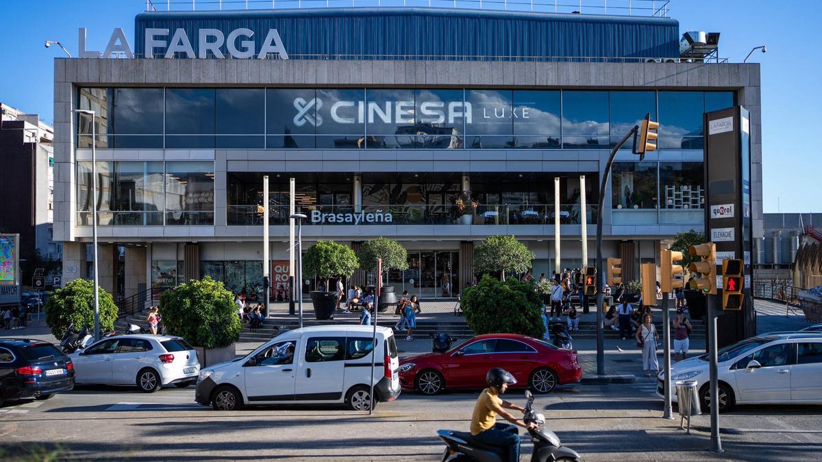 El centro comercial La Farga, en el centro de l'Hospitalet de Llobregat.
