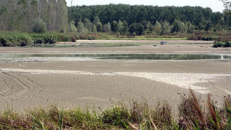 Estat que presentava l&#039;estany de Sils ahir al matí.