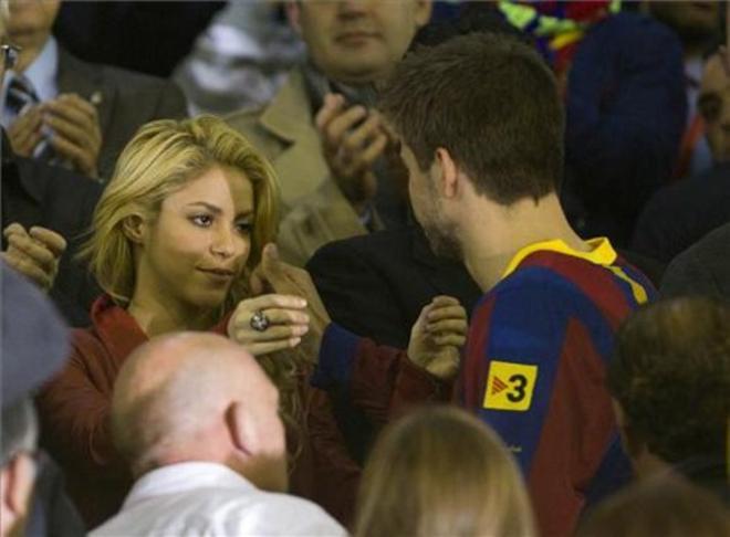 Shakira consoló a Piqué