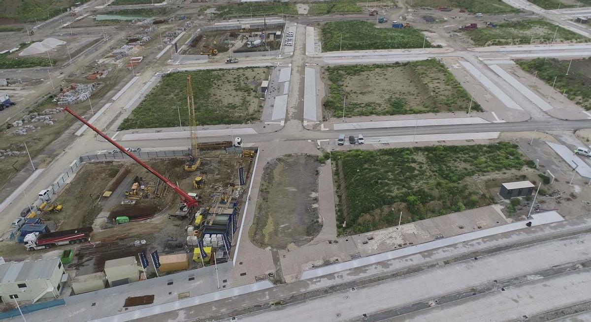 Trabajos de urbanización en Distrito Zeta