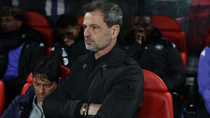 El Real Valladolid destituya a Diego Cocca