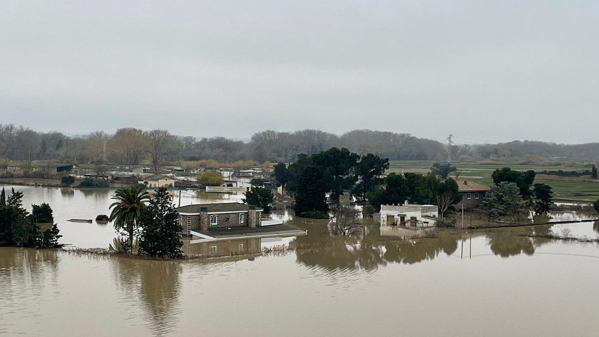 Juslibol sigue inundado durante esta mañana