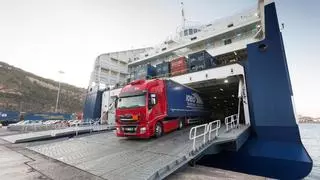 El tráfico total del Port de Barcelona se mantiene en descenso hasta octubre