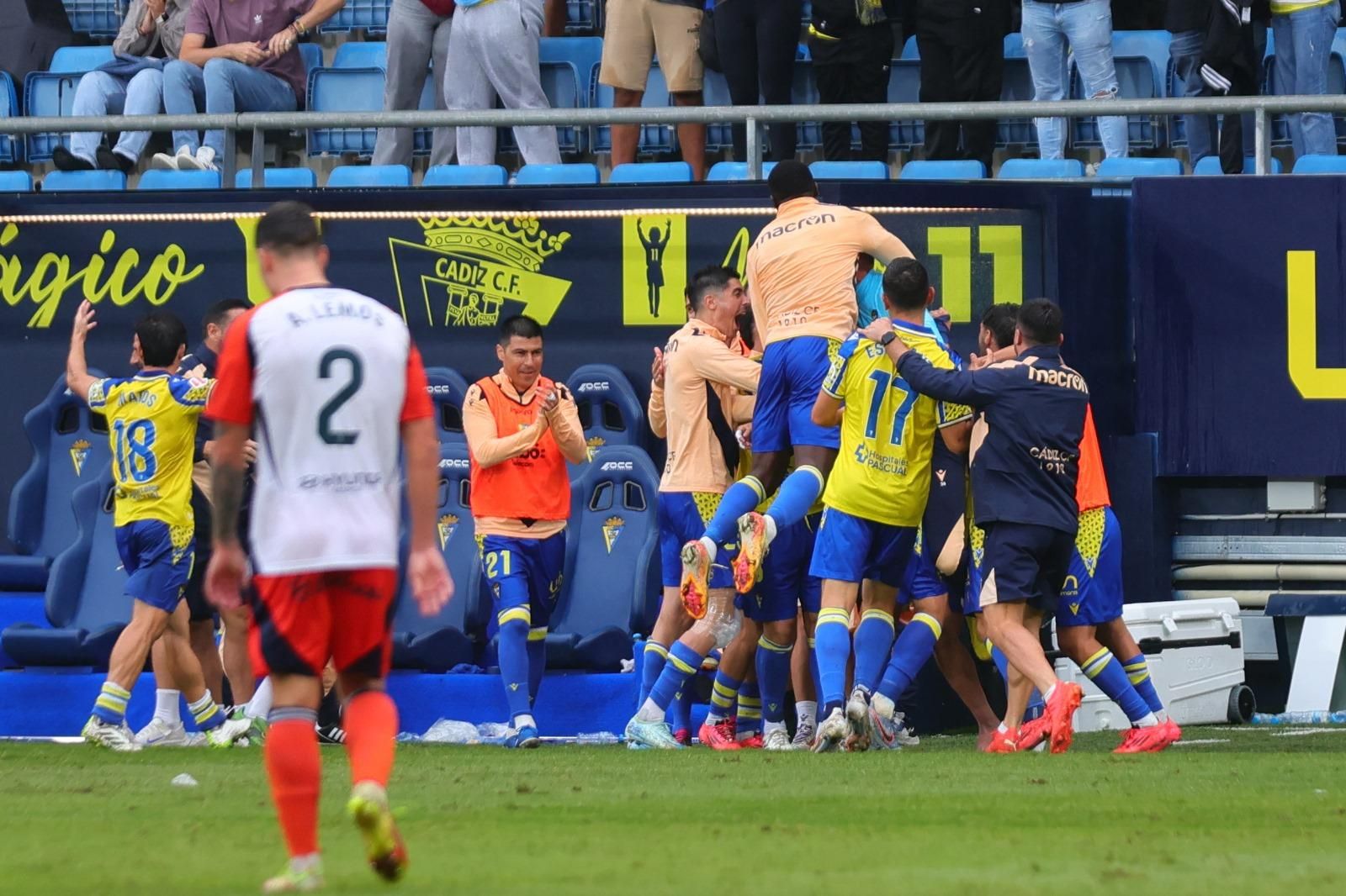 EN IMÁGENES: El Cádiz-Real Oviedo disputado en el Nuevo Mirandilla