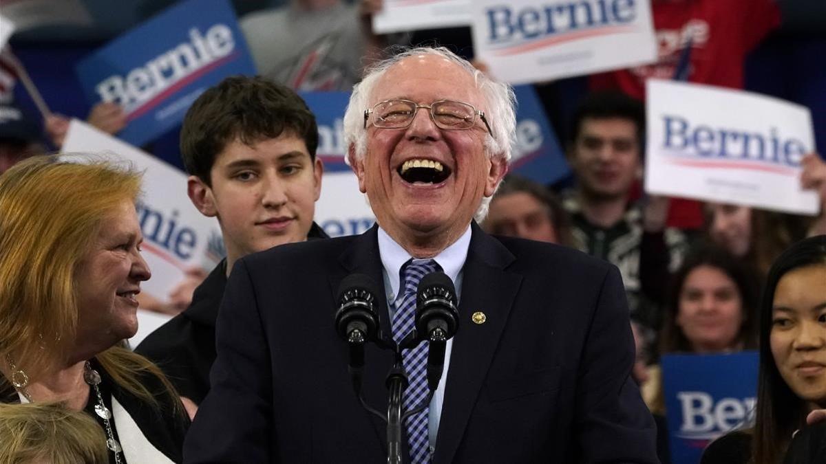 El candidato demócrata Bernie Sanders celebra su victoria en las primarias de Nuevo Hampshire, el pasado 11 de febrero.