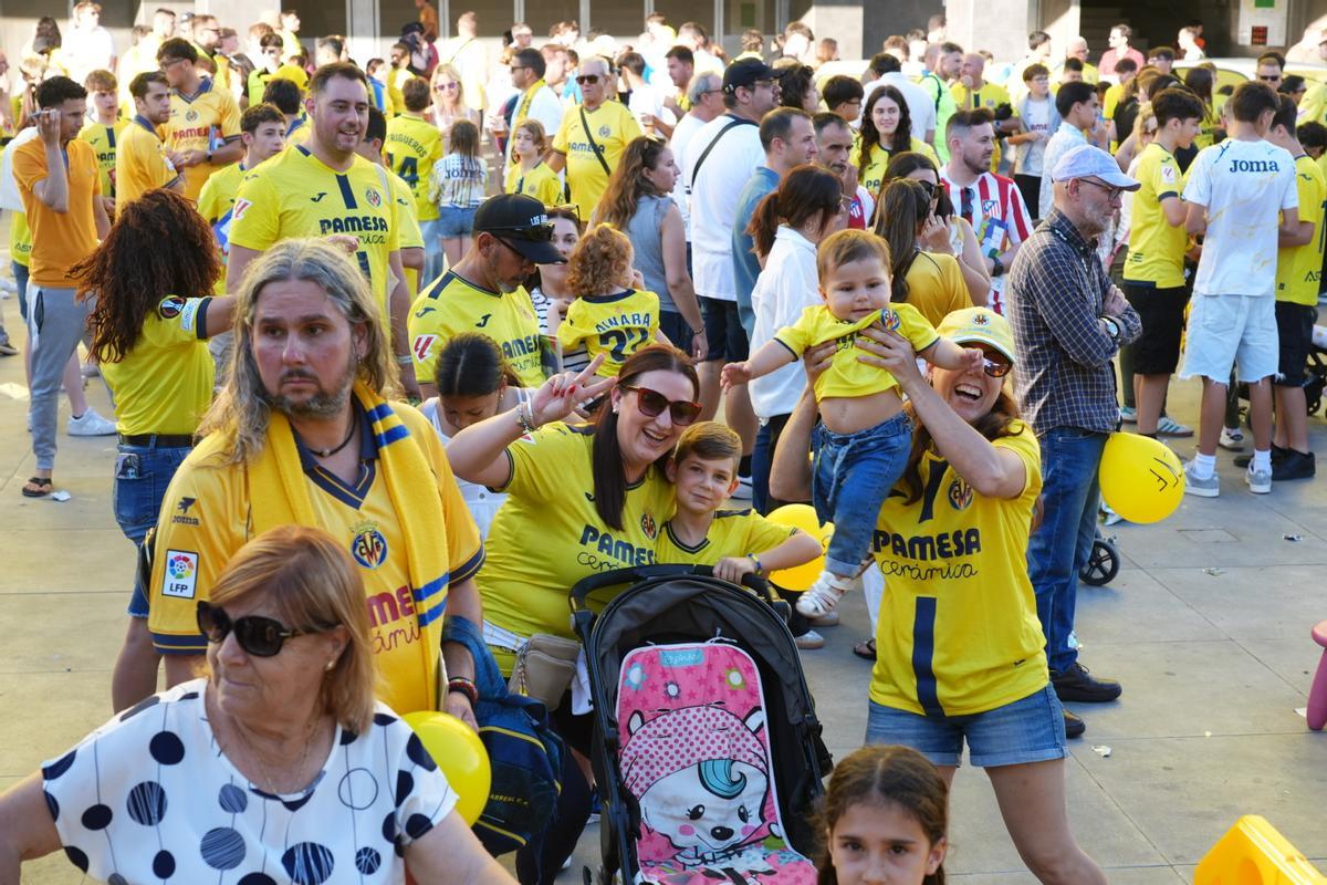 Galería: El homenaje a Marcelino protagonista de la previa del Villarreal-Atlético de Madrid