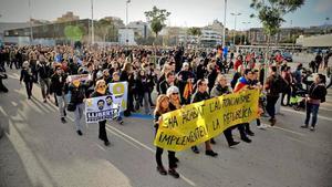 Ocho de los 12 acusados se enfrentan a una petición fiscal de 27 años de cárcel.