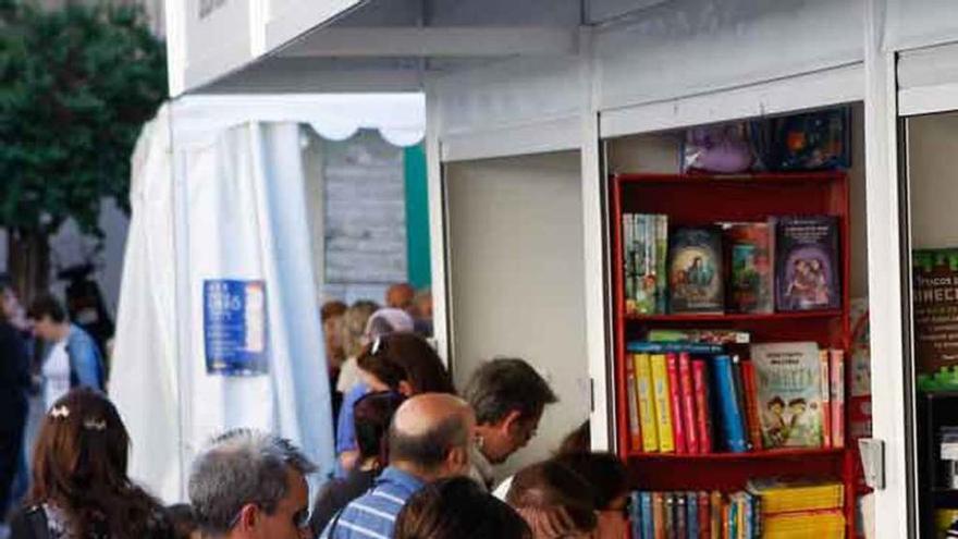 Álvarez Junco y Virgilio Ortega, en la Feria del Libro en junio