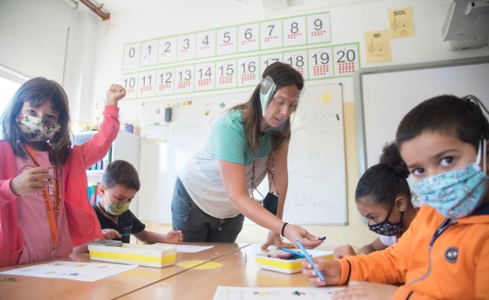 L'escola Puigberenguer disposa de cinc mascaretes transparents per atendre els alumnes amb dèficit auditiu