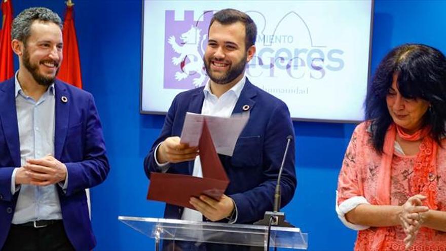 Salaya suma el respaldo de Podemos con un pacto de legislatura asumible