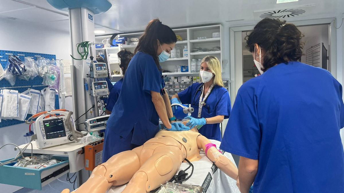 El hospital clinico incorpora un programa diario de simulacion clinica