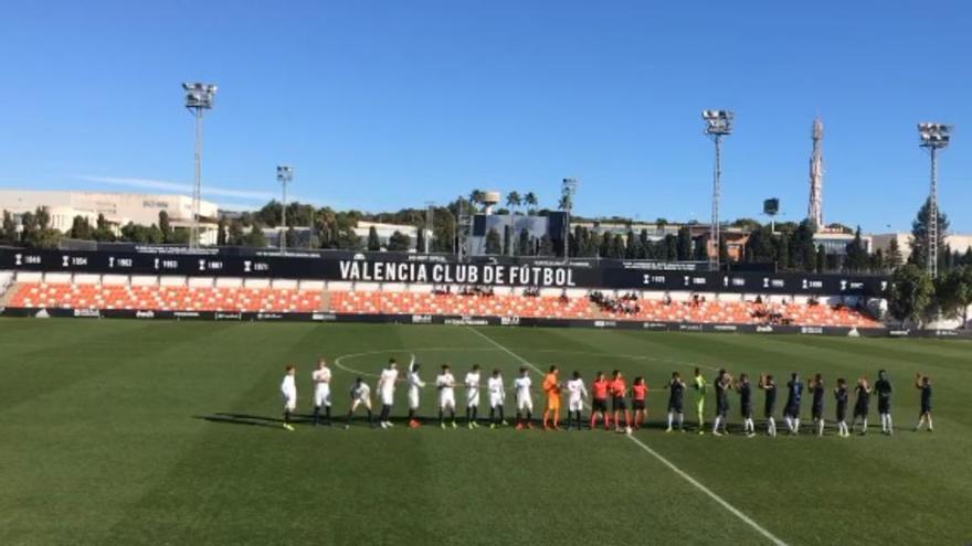 Videosecuencia de la presentación de los dos equipos en el Estadi Antonio Puchadas de Paterna.