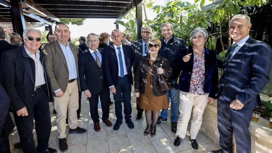 Representantes de toda la sociedad acudieron a la despedida de Juan Bosco.