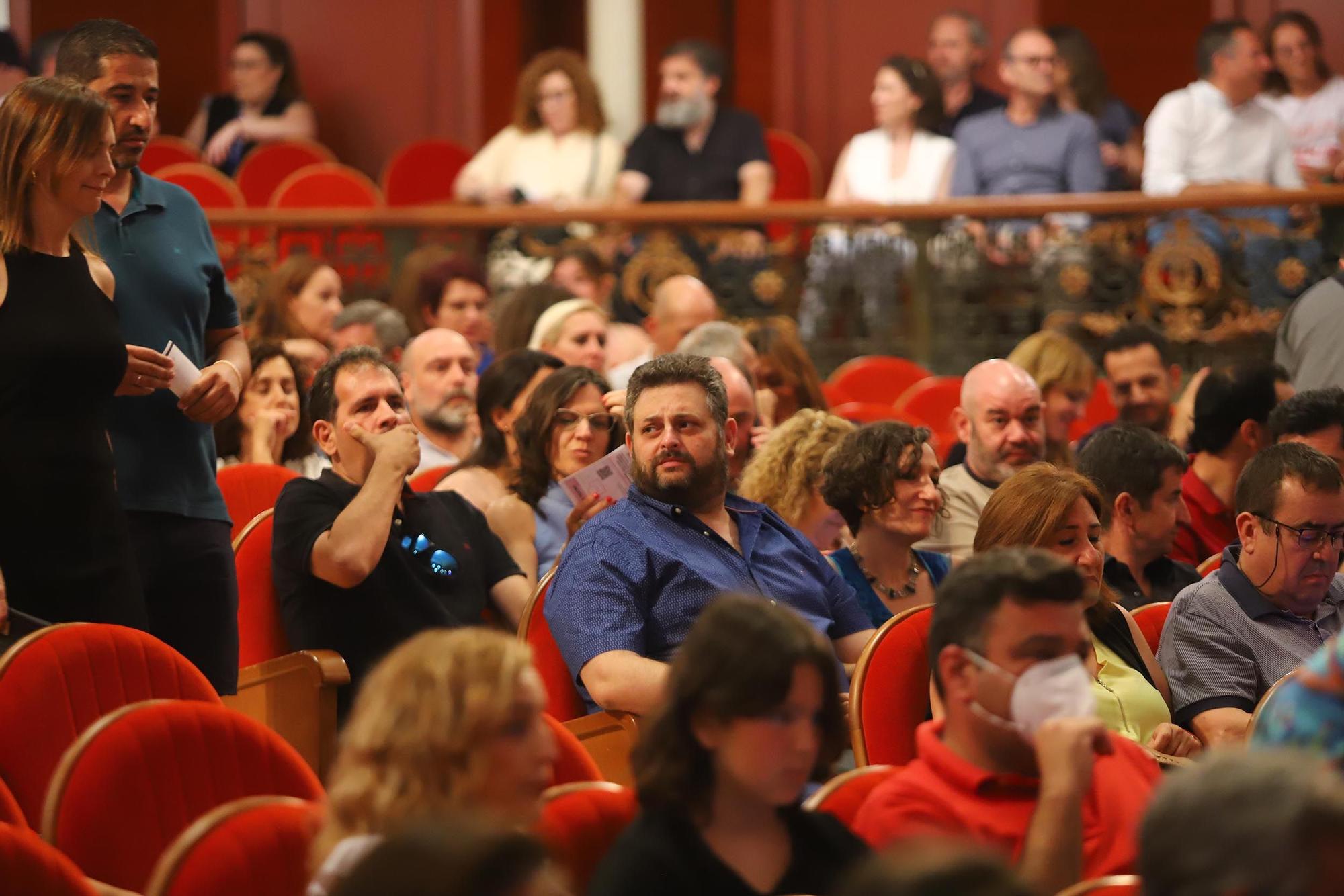 Coque Malla emplea acordes de nostalgia en el Gran Teatro de Córdoba