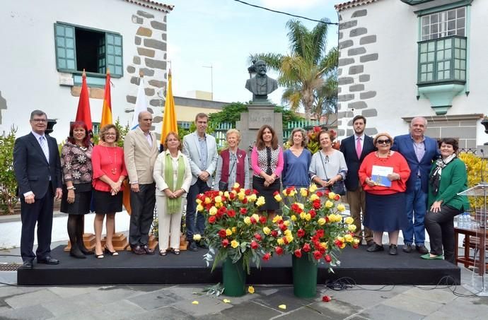 OFRENDA FLORAL 175 AÑOS FERNANDO LEÓN Y CASTILLO