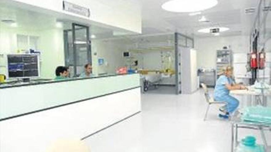 El hospital Reina Sofía amplía la UCI