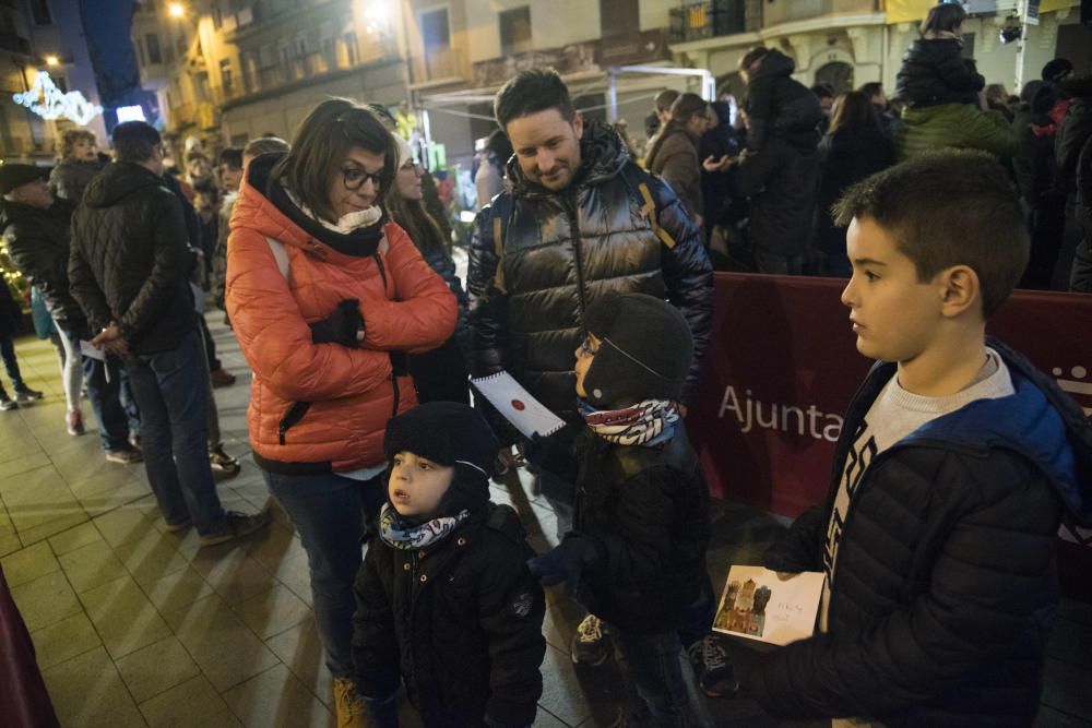 EN IMATGES: Recollida de cartes pels Reis Mags per part del Príncep Assuan