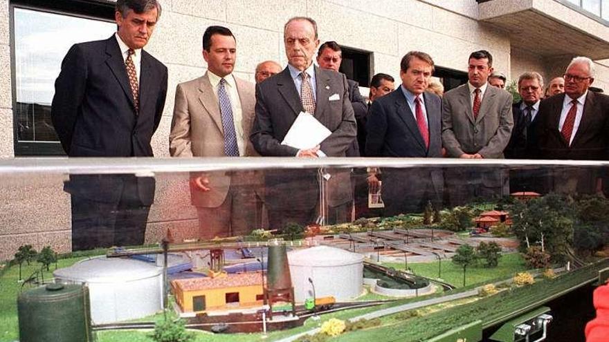 Fraga junto a Pérez y Cuiña en la inauguración en 1997. // Cameselle