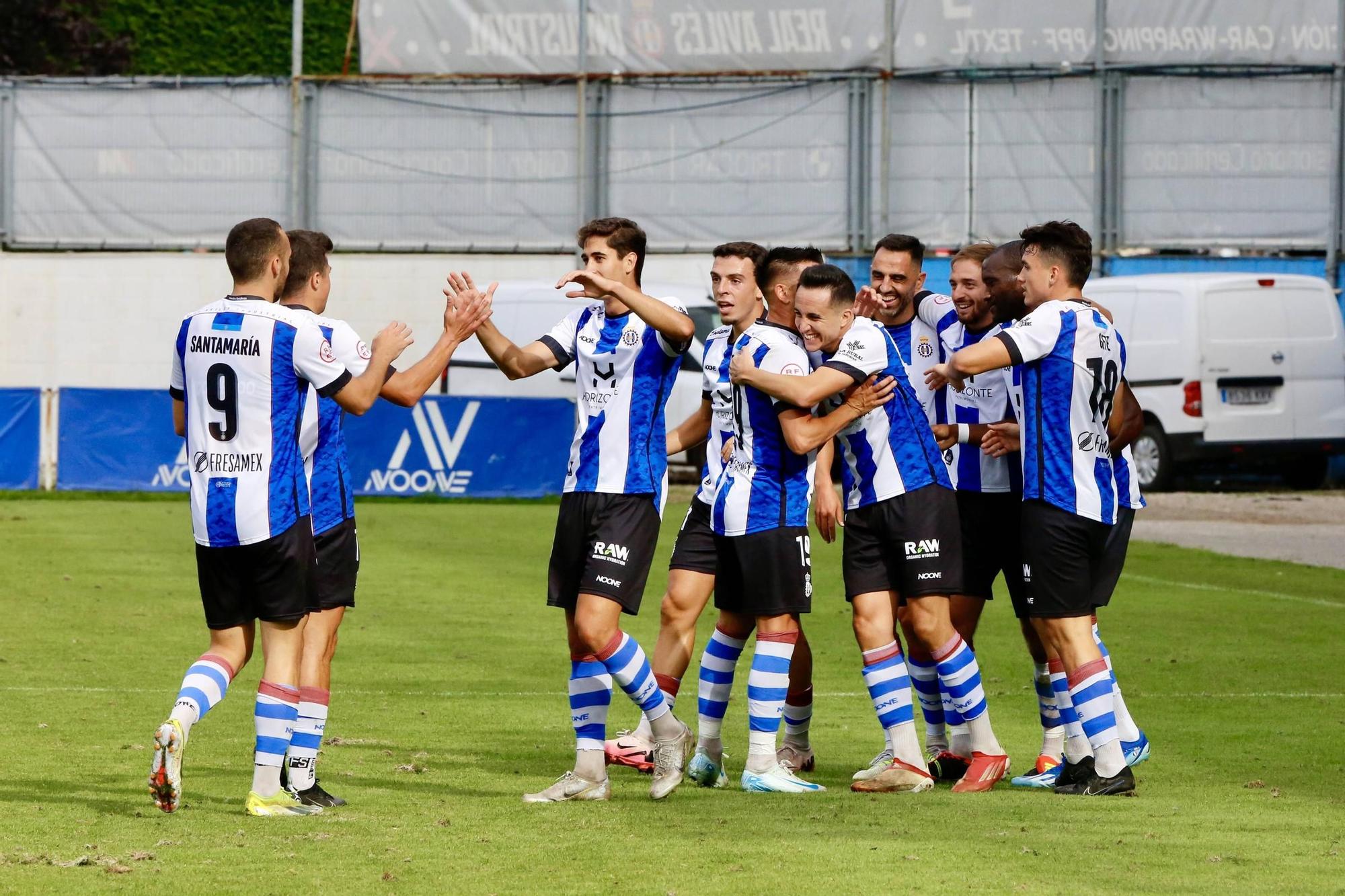 EN IMÁGENES: Así ha sido la goleada del Avilés ante el Marino