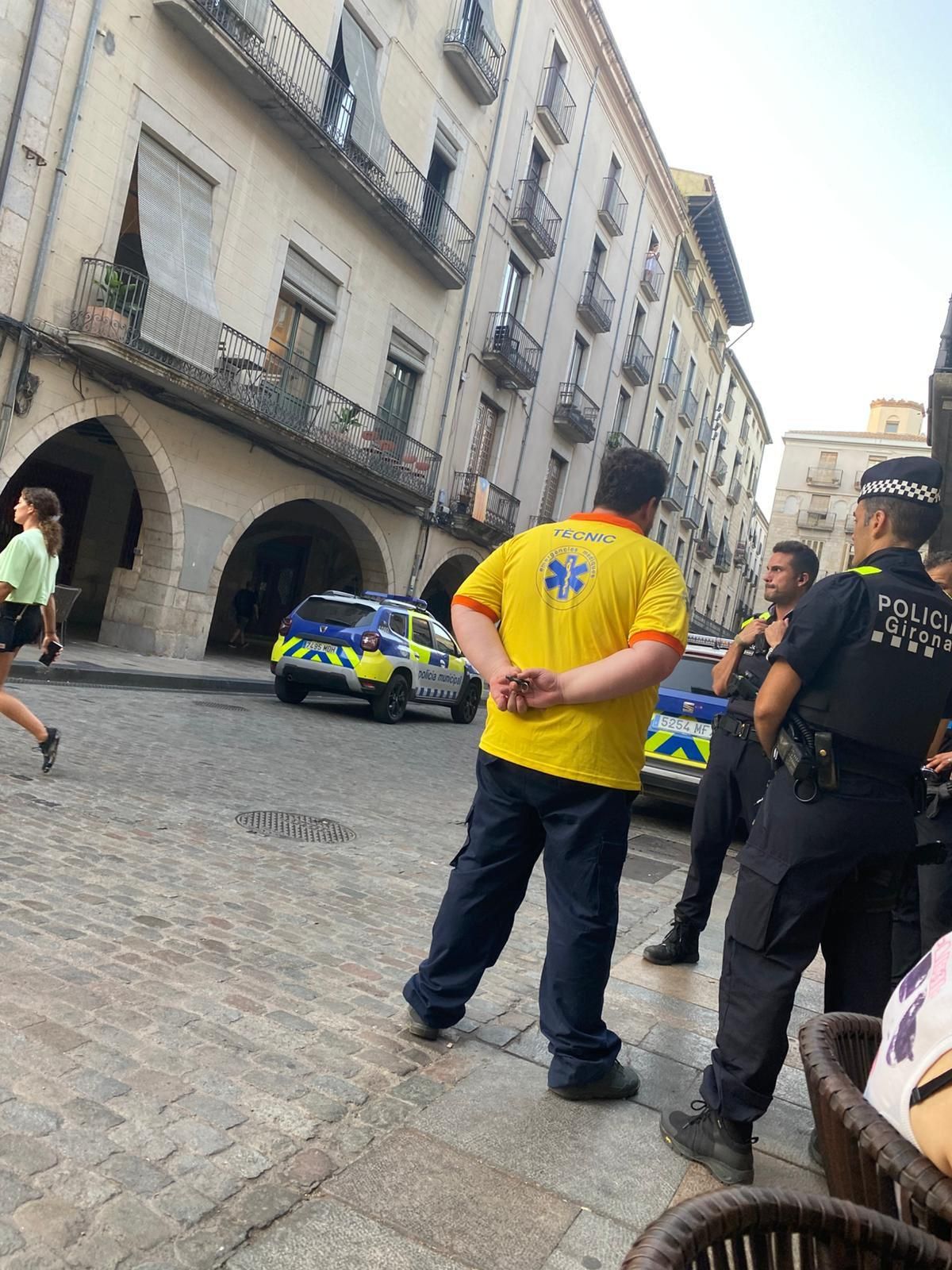 Les imatges de l'esfondrament de part d'un edifici del Barri Vell de Girona