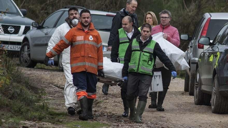 El cuerpo fue localizado en una fosa, envuelto en plástico, el 20 de diciembre. // Brais Lorenzo