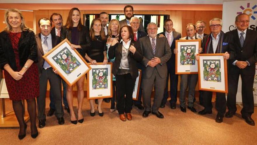 La gala de los premios al deporte de canal sur radio reconoció ayer en la Sala Ámbito Cultural de El Corte Inglés a los mejores deportistas malagueños del año 2014: el atleta Borja Vivas, la nadadora Duane da Rocha y los integrantes de la selección española para ciegos Francisco Marfil, Antonio Martín Gaitán y Carmelo Garrido. Además, también tuvieron su reconocimiento la jugadora de pádel Carlolina Navarro, con el galardón a «Los Valores del Deporte» y Alfonso Queipo de Llano y José María Martín Urbano, considerados como los padres del baloncesto en la ciudad de Málaga.