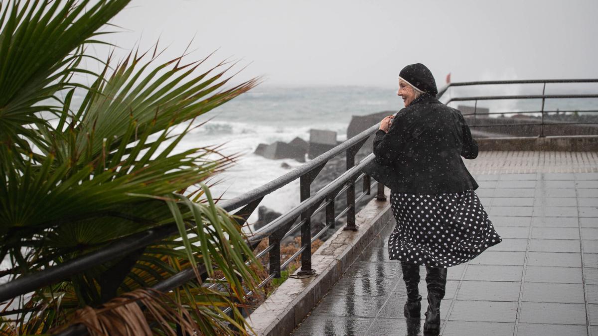El paso de la borrasca Claudia por Tenerife, en imágenes