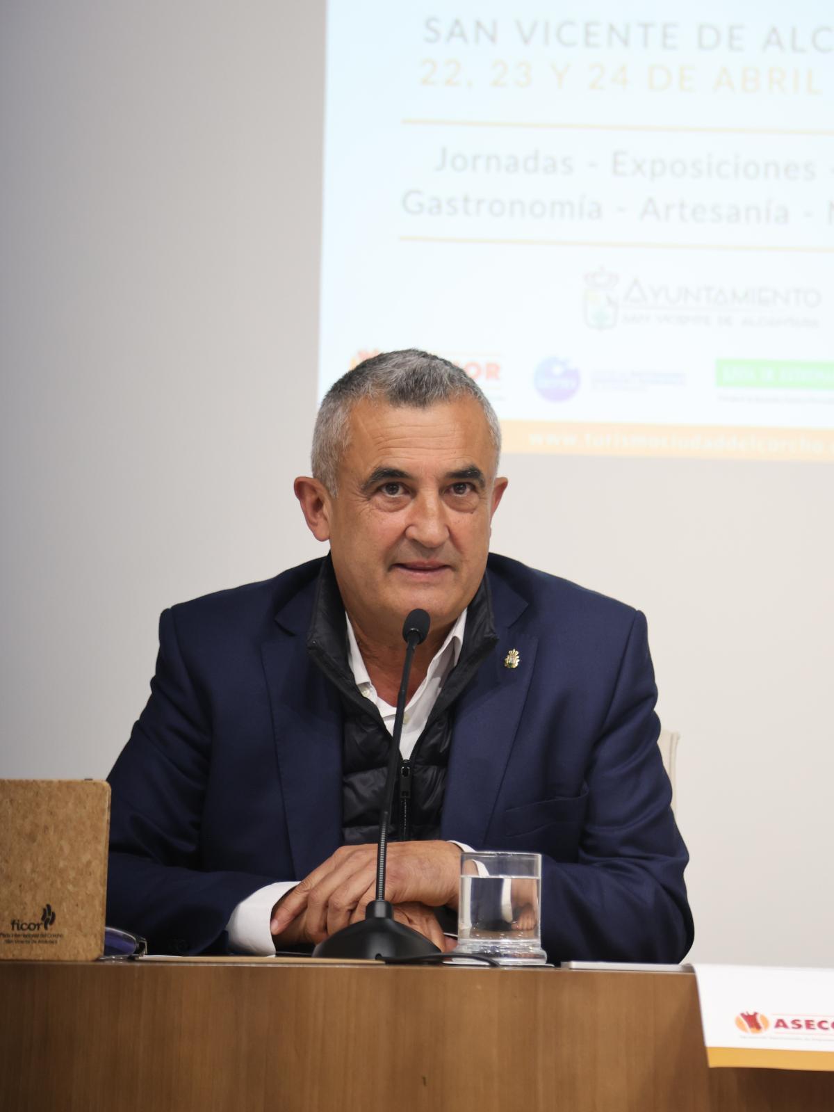 El alcalde de San Vicente de Alcántara, Andrés Hernáiz.