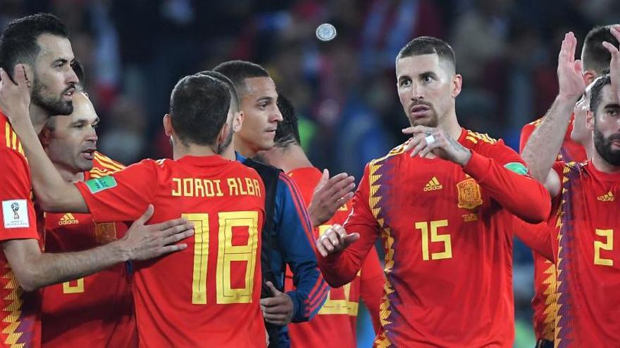 España busca recuperar la brillantez de su juego sin margen de error