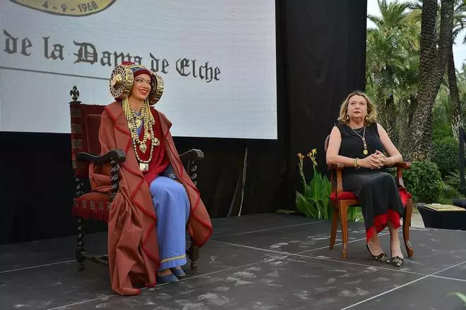 La profesión de la Dama Viviente une a Elche y Alicante