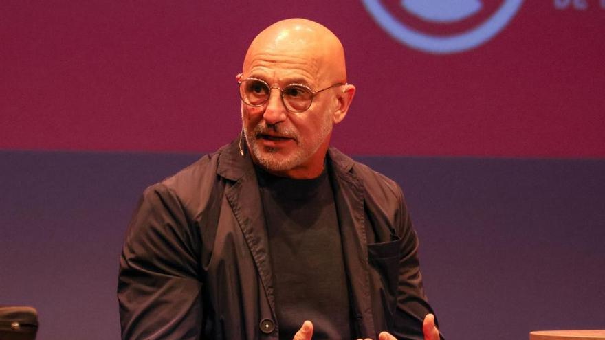 Luis de la Fuente, presente en el palco del Gran Canaria