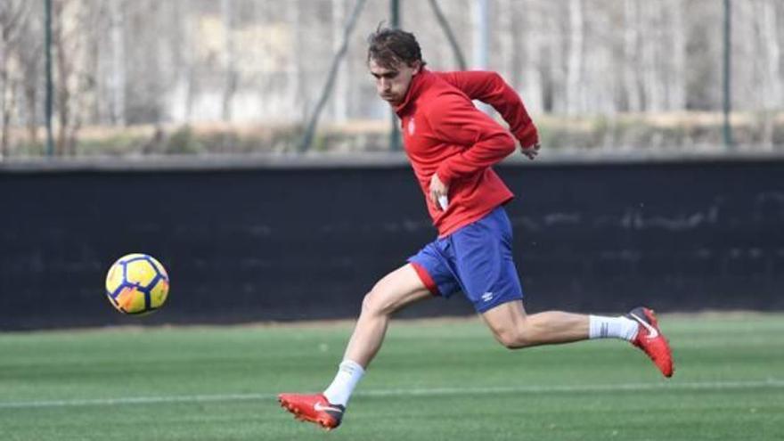 Marc Muniesa, en un entrenament d&#039;aquesta temporada a Riudarenes.