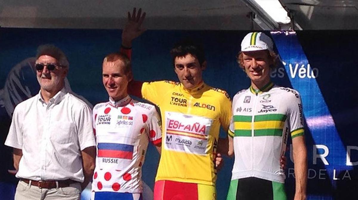 Marc Soler, de groc com a guanyador del Tour de L’Avenir, entre el rus Mamykin i l’australià Haig. Marc Soler, de groc com a guanyador del Tour de L’Avenir, entre el rus Mamykin i l’australià Haig.