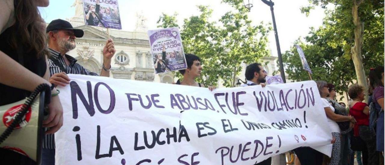 Protesta en Madrid, en 2019, a raíz de la primera sentencia de la violación de los San Fermines de 2016