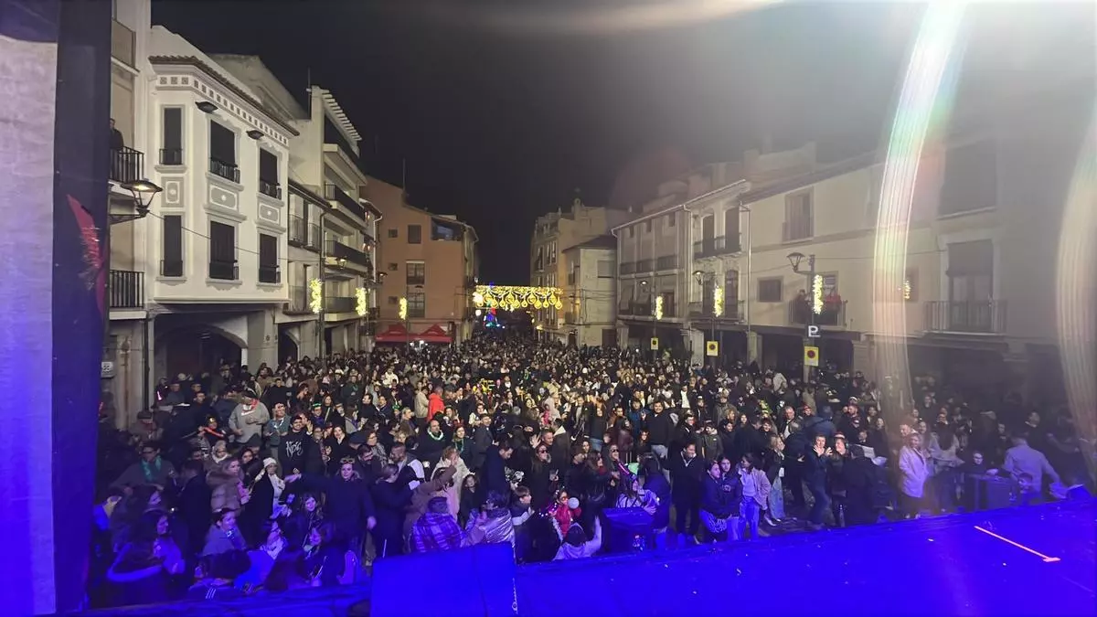Nochevieja intensa y multitudinaria en Sagunt