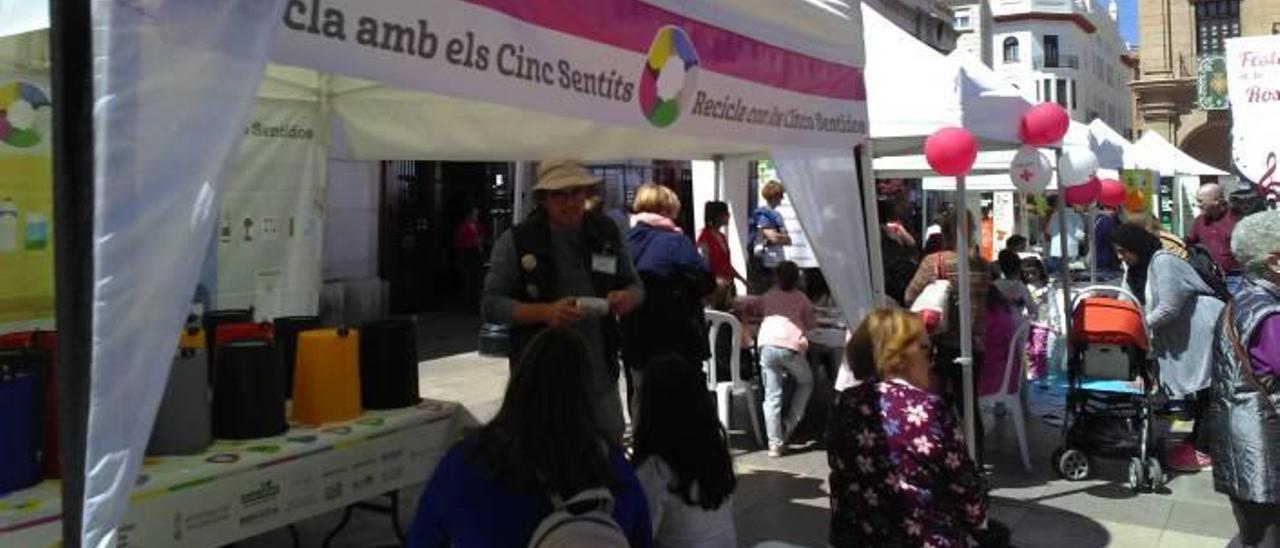 La plaza Mayor se convirtió en el punto neurálgico del Comercio Justo.