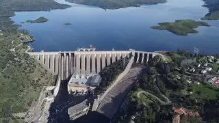 Alcántara recoge en 30 horas el equivalente a dos pantanos completos del Guadiloba