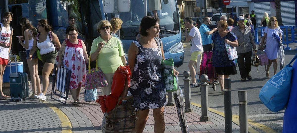 Santa Pola recupera los visitantes nacionales y la Oficina de Turismo realiza un 60% más de atenciones