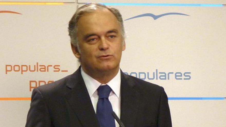González Pons pide al gobierno que no sea "blando o comprensivo" con Bildu