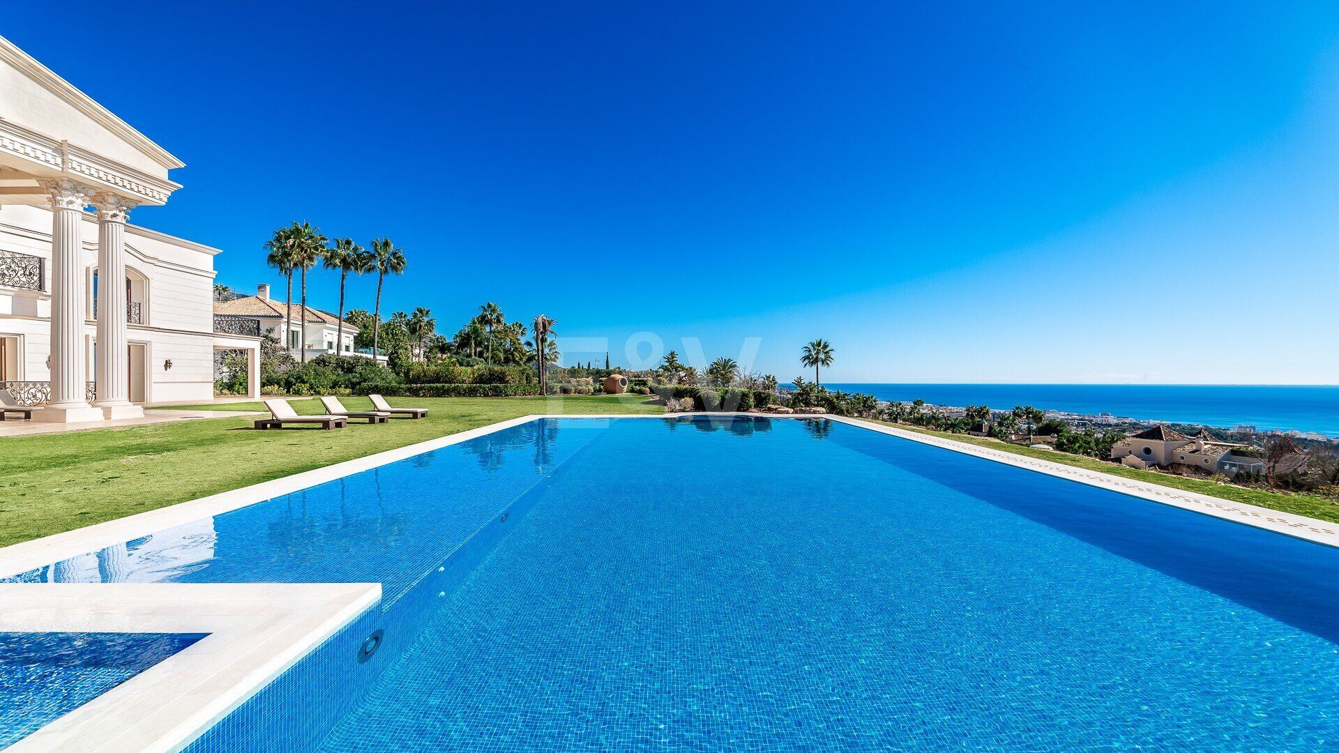 Todas las imágenes de la villa de lujo más cara de toda España, situada en Marbella: ha dejado sin palabras a Ibai Llanos