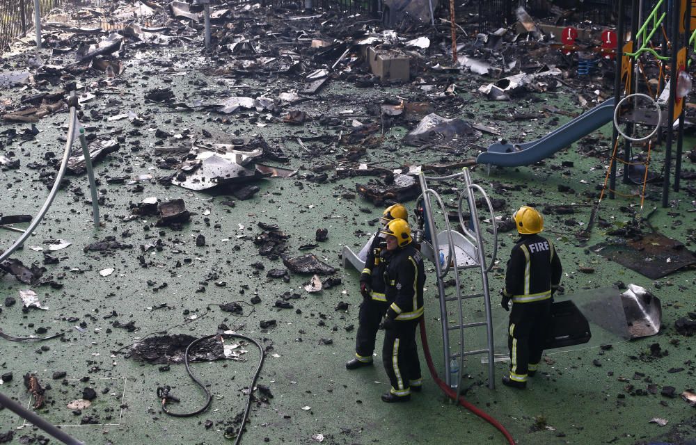 Incendi en un bloc de pisos de 27 plantes a Londres