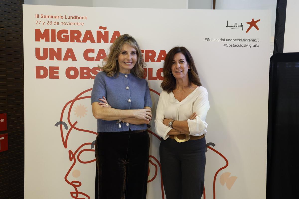 Eva Ortega (izqda.) y Rocío Blein, pacientes con migraña