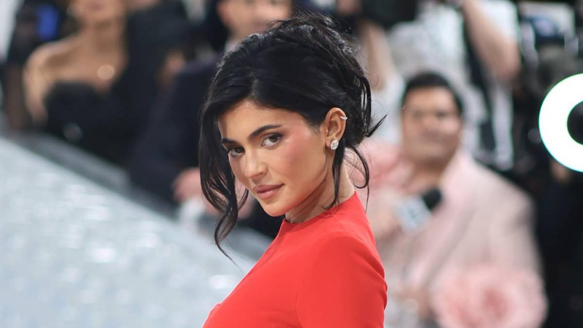 Un modelo italiano asegura que le echaron de la Gala Met por hacerle sombra a Kylie Jenner: salseo