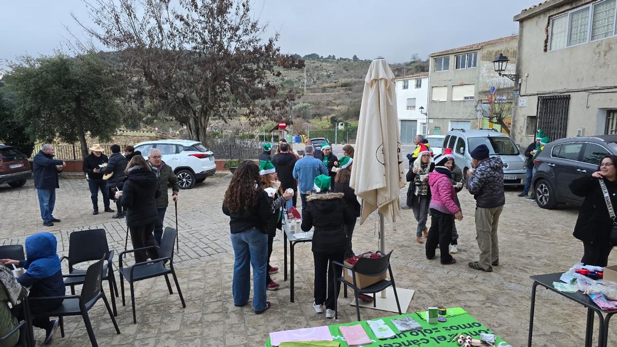 Las usuarias del Servicio de Promoción de la Autonomía Personal del pueblo elaboraron unos detalles fabricados a mano para todas las personas participantes de la San Silvestre.