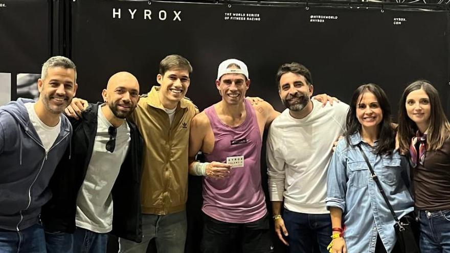 Los concejales del PSPV apoyan a su compañero Borja Santamaría.