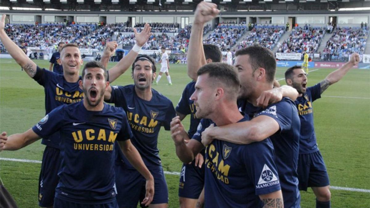 Los jugadores del UCAM festejaron el ascenso en la 'fábrica' del Real Madrid