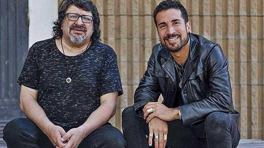 Pep Sala y Jonathan ArgÃ¼elles posaron ayer en el Diario de Mallorca en el marco de su promociÃ³n del concierto de Sau30 en Inca junto a OR y Anegats.